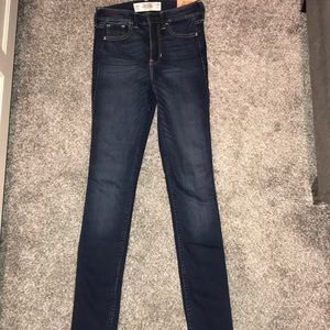 BRAND NEW, NEVER WORN🔥 Holister Skinny Jeans